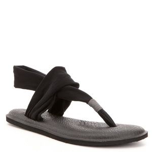Sanuk black sandals